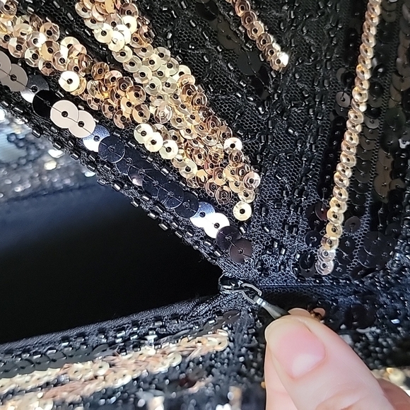 Vijiv NWT black and gold beaded and sequin dress size large - Picture 9 of 10